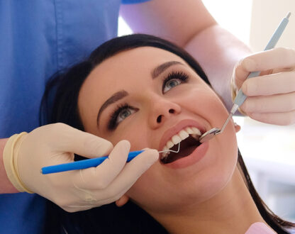 What should you expect during a tooth extraction procedure?